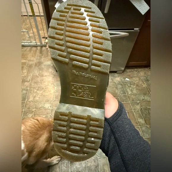 Hello Kitty and Friends Dr. Martens size 7 Mary Jane style - Picture 4 of 4